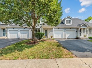 816 Derby Crse, St Charles, IL 60174