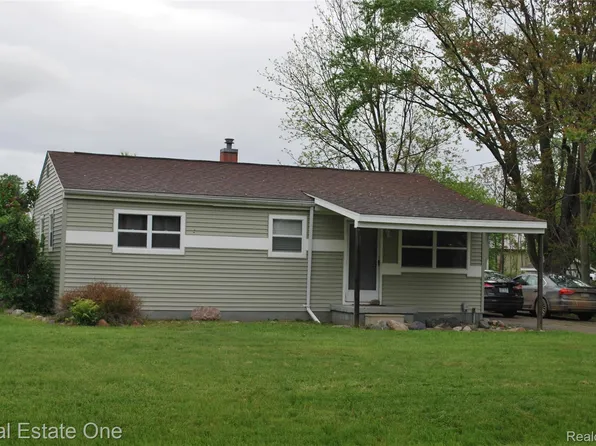 4076 Carmanwood Dr, Flint, MI 48507