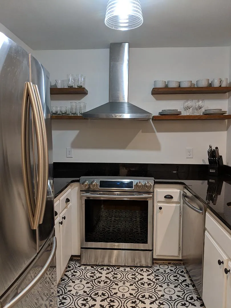 Unit Photo - 3181 Parthenon Ave #6