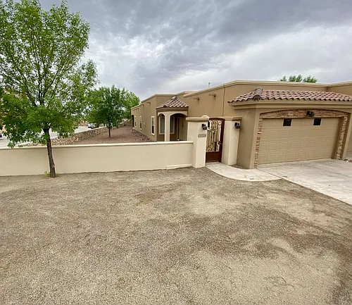 4226 Tres Ninos Dr #B Photo 1