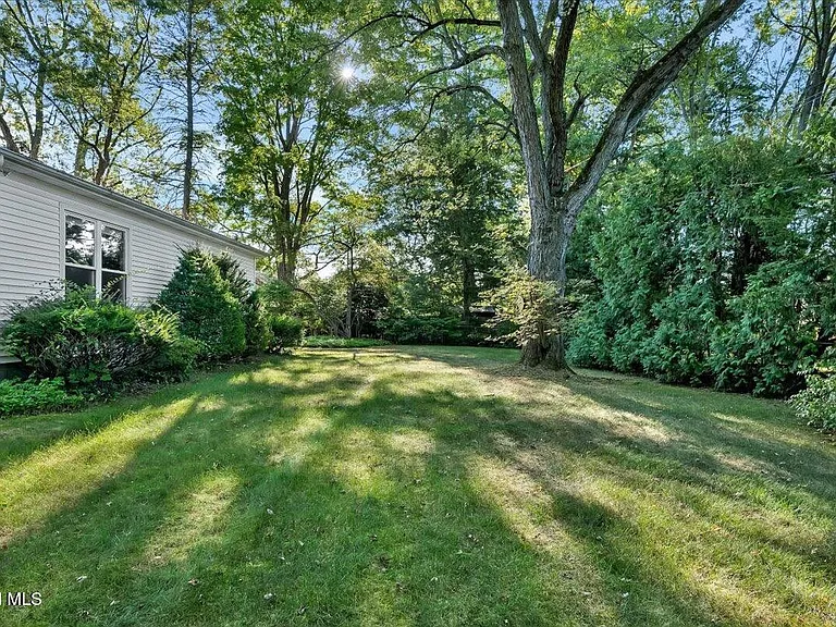 4 Albright Ave — Photo 17