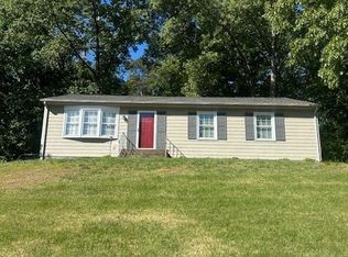 220 Biltmore Dr, Colonial Heights, VA 23834