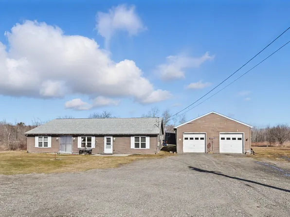 13 Niehoff Road, Sidney, ME 04330
