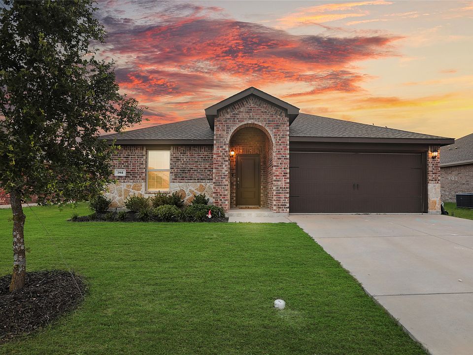 1st image of 702 Cottonwood Way