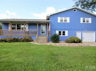 3128 Cole Hollow Rd, Pekin, IL 61554