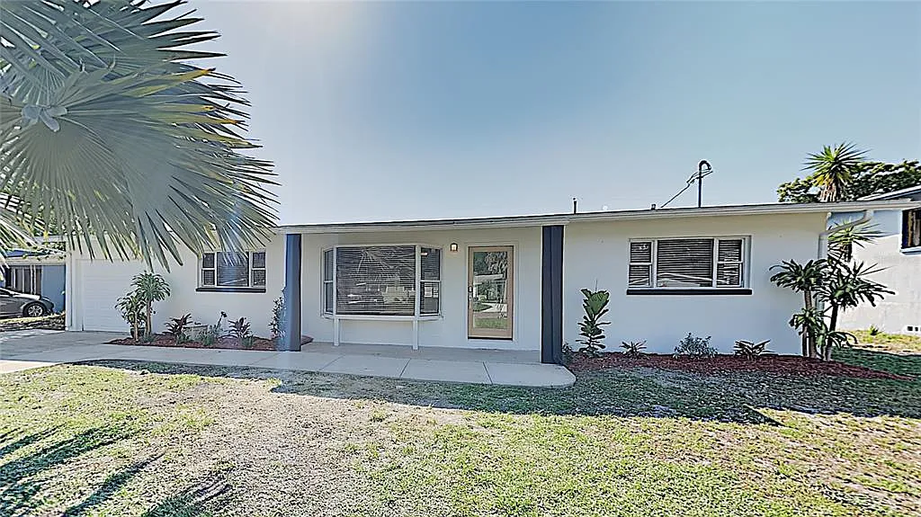 3 bed, 2.0 bath, 1215 sqft, $3,300 — Photo 1