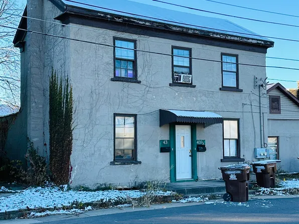 43-45 W Iroquois St, Freeport, IL 61032