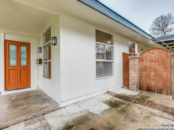 511 E Hathaway Dr, San Antonio, TX 78209