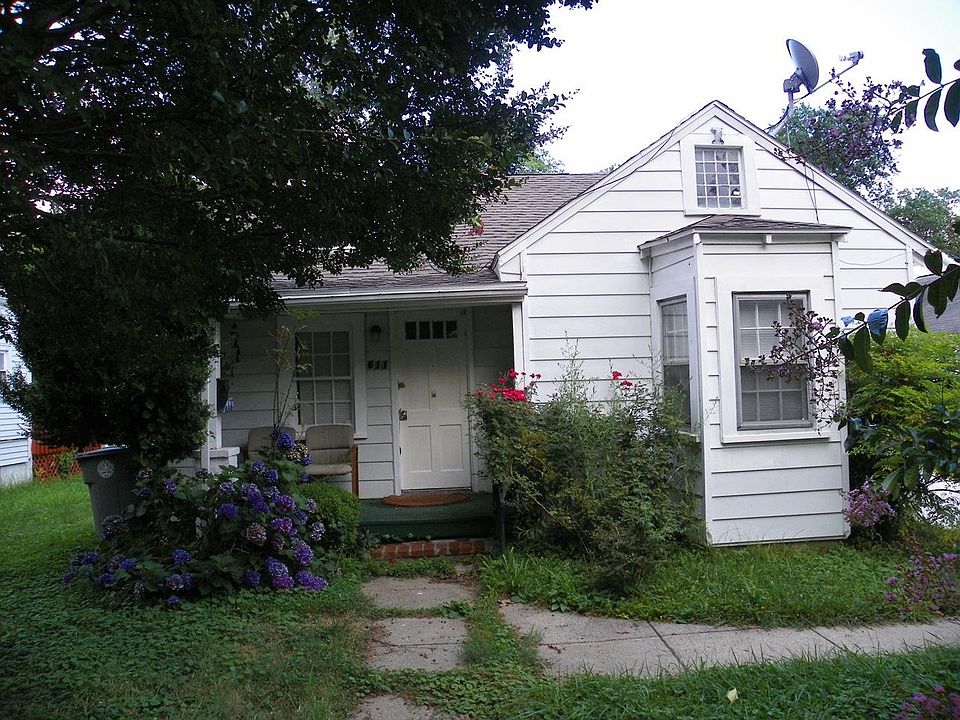 1st image of 611 Douglass Ave