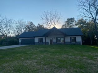 801 Robin Rd, Mountain Grove, MO 65711