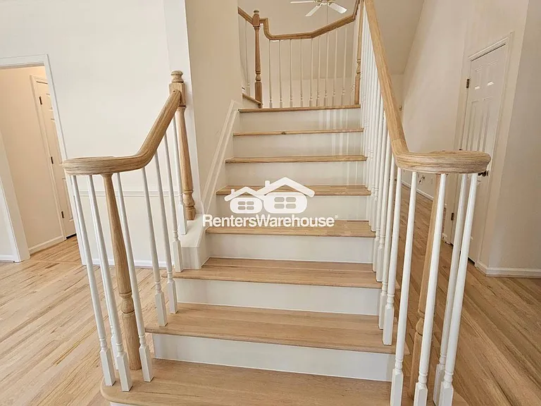2530 Wellsley Ln — Photo 33