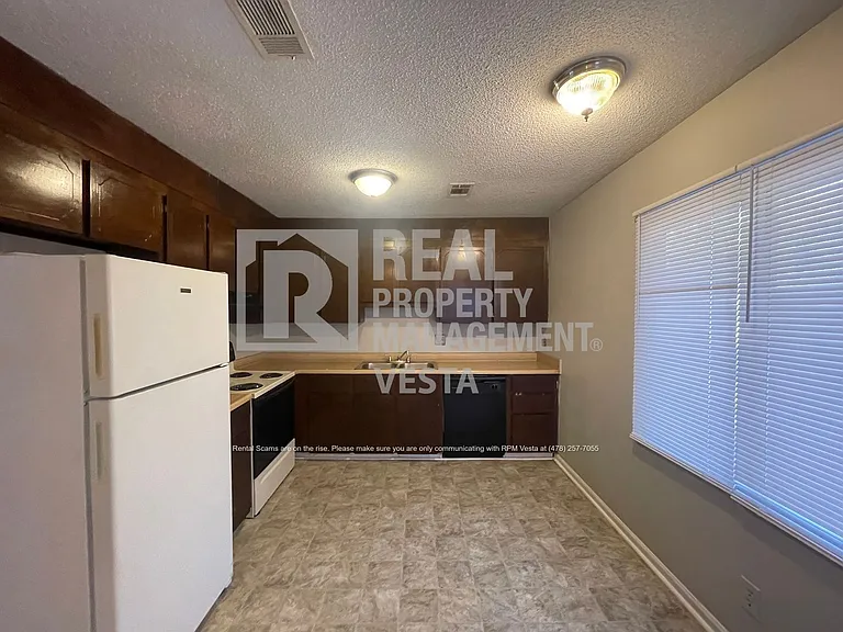 251 Randy Cir — Photo 4