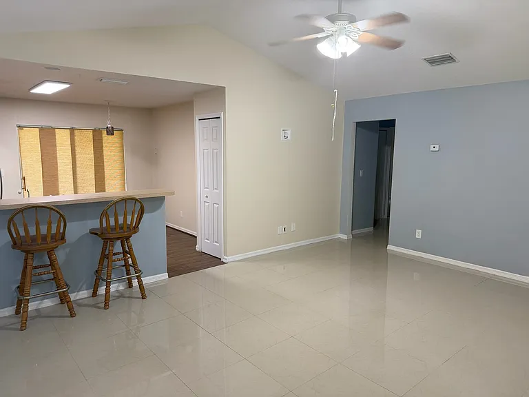 9211 101st Ct — Photo 13