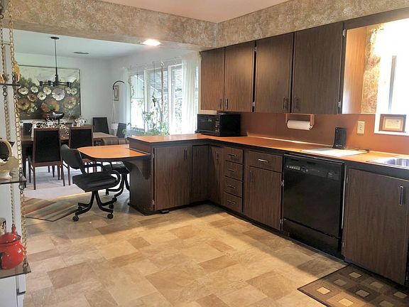4th image of 4696 Heinicke St