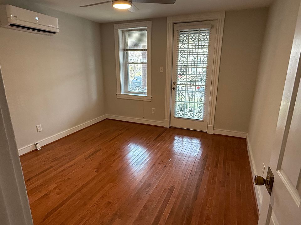 Bedroom with porch door