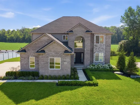 32169 Adam Brown Dr, Rockwood, MI 48173