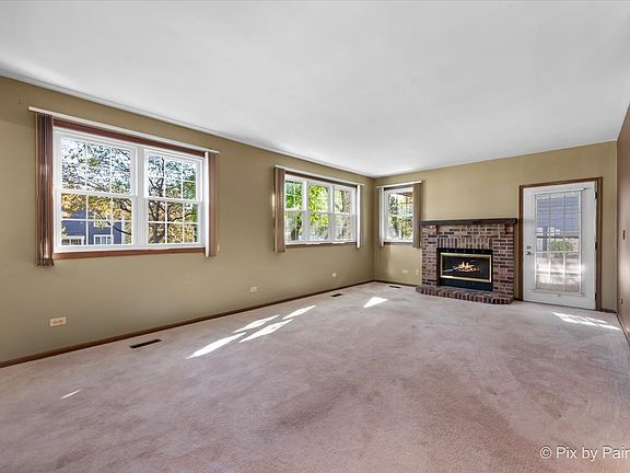 5th image of 585 W Parkside Dr
