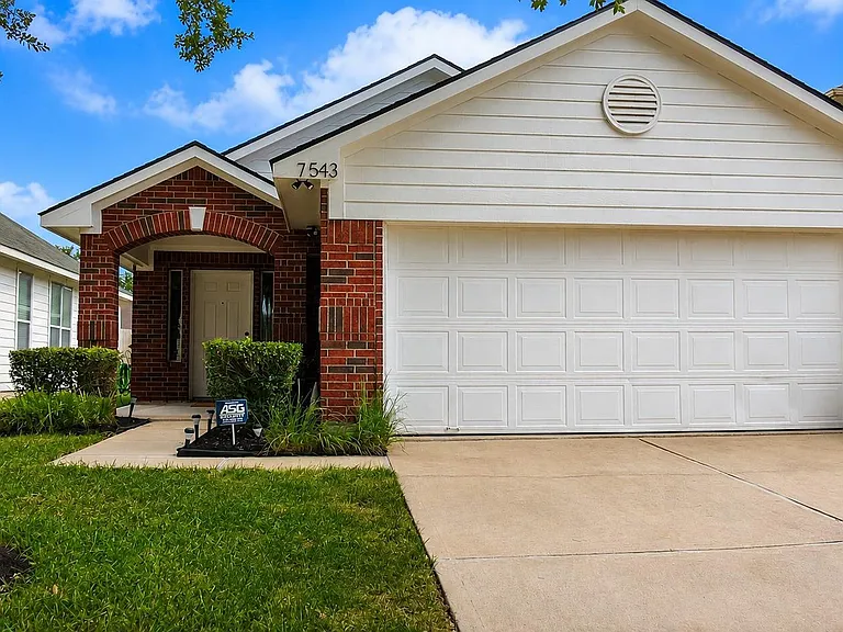 7543 Legacy Pines Dr — Photo 2