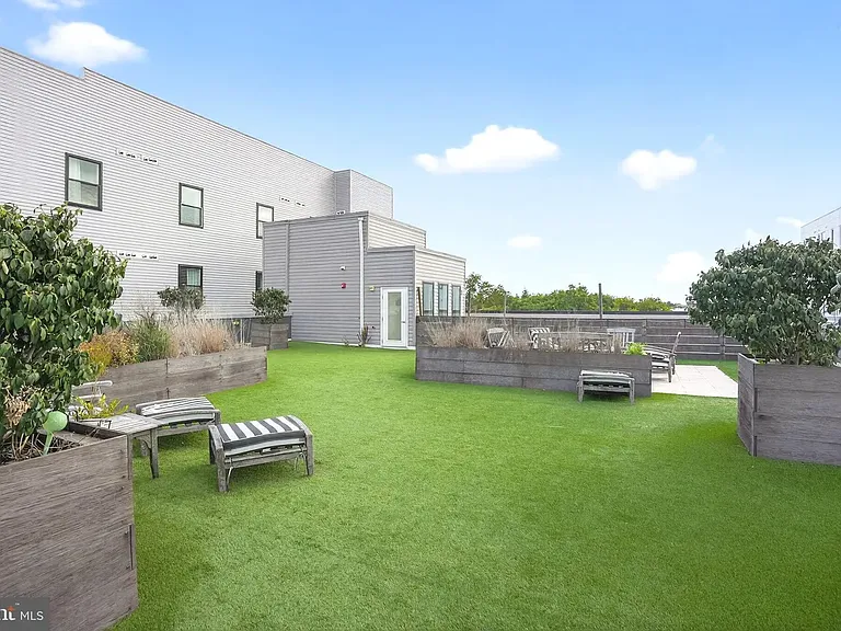 4217 Chestnut St #304 — Photo 27