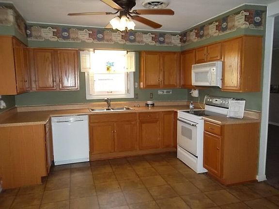 4th image of 607 2nd St #C