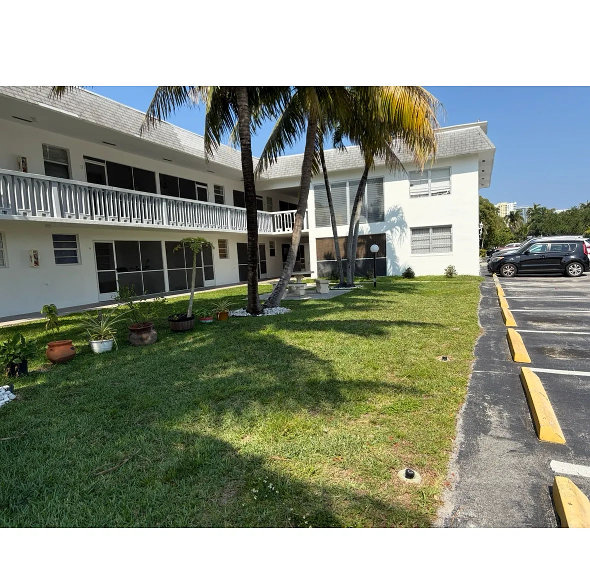 2 bed, 1.5 bath, 834 sqft, $1,850 — Photo 2