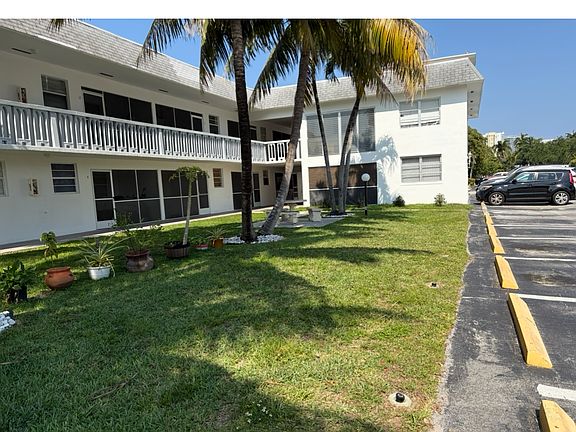 5th image of 705 NE 2nd St APT 8