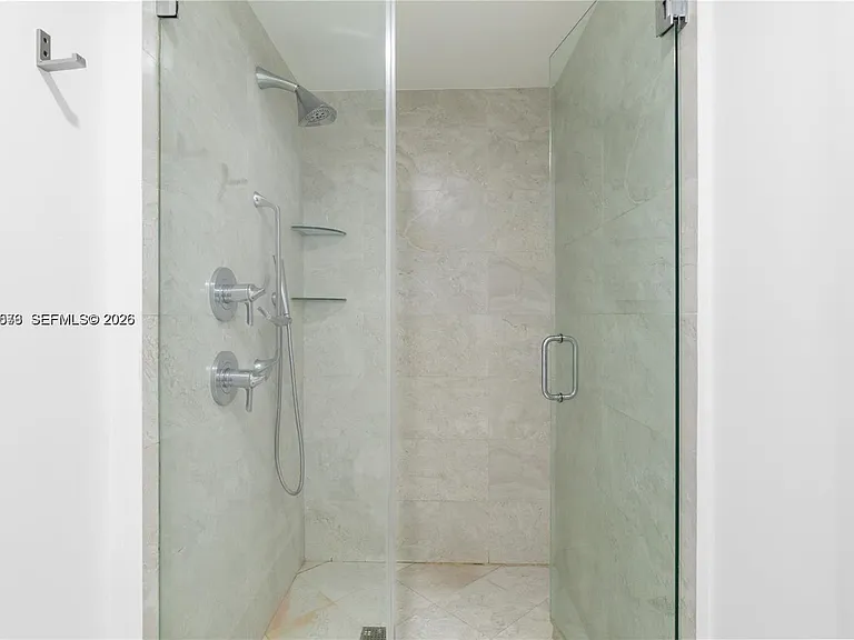 488 NE 18th St #2802 — Photo 17