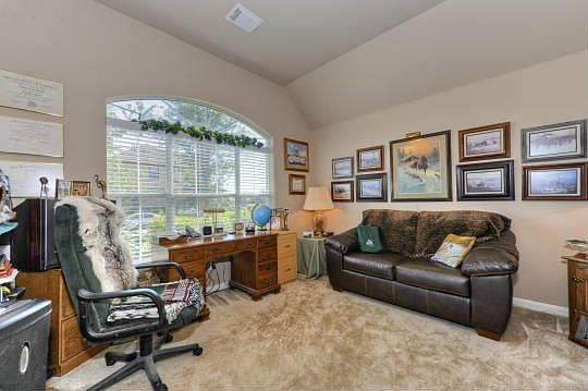4th image of 502 Fern Ct