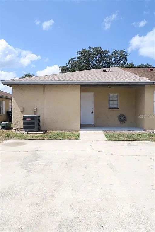 3 bed, 2.0 bath, 1244 sqft, $1,850 — Photo 2