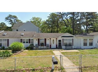 15 Walnut St, Waretown, NJ 08758