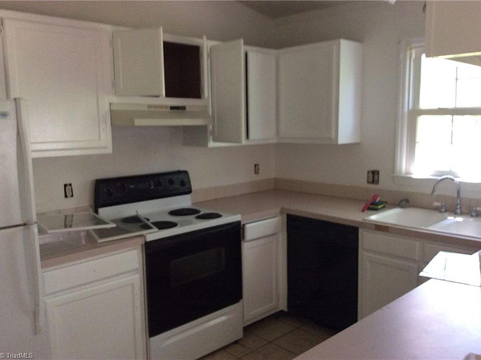 2nd image of 7561 Greenmeadow Dr