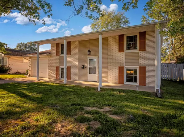 1700 Carol Dr, Marion, IL 62959