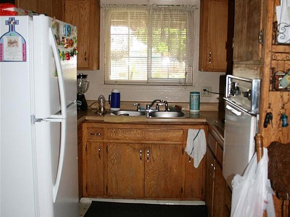 4th image of 4373 Lever Ave