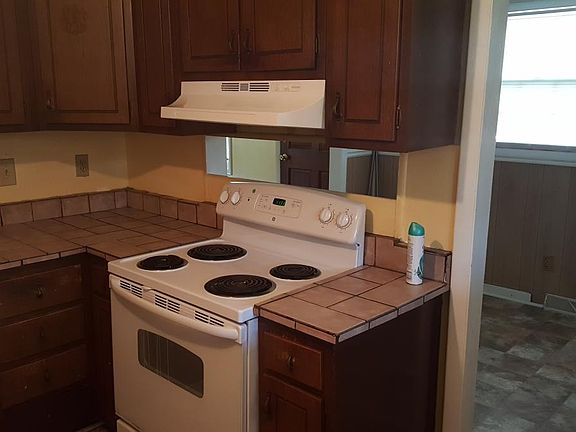 Kitchen/ Dining area