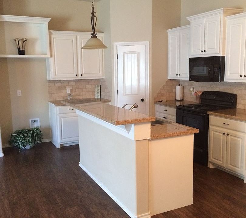 1st image of 6812 Oakridge Ave APT A