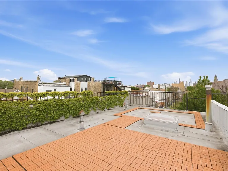 745 N Wood St #TOWNHOUSE — Photo 11