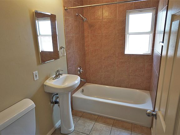 4th image of 4077 Lamont St APT 1
