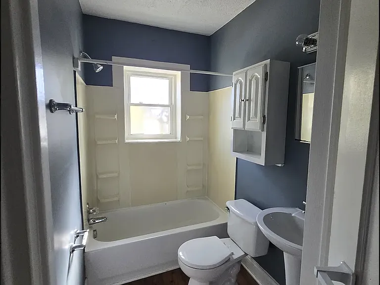 400 Chamberlain St #B — Photo 4