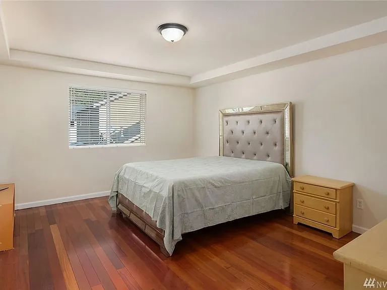 4532 NE 10th St — Photo 18