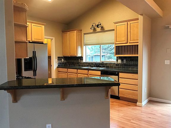 3rd image of 15309 Sherwood Pl