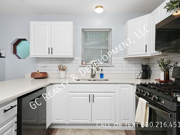 5th image of 16025 Forest Ave