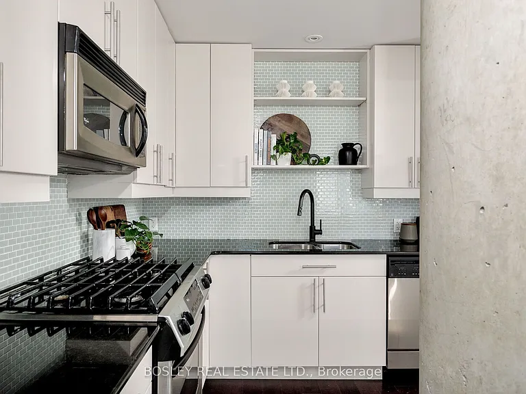42 Camden St #703 — Photo 9