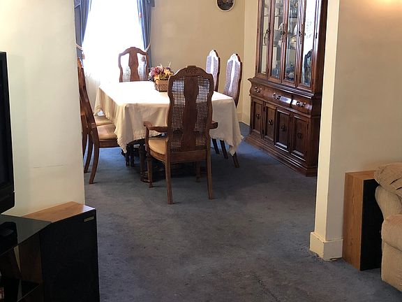 Dining room 13 x 14 