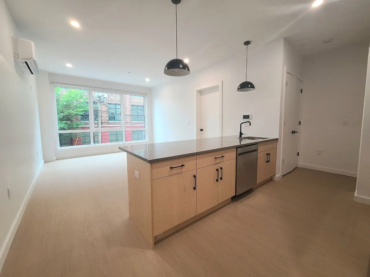 2 bed, 850 sqft, $2,595 — Photo 1