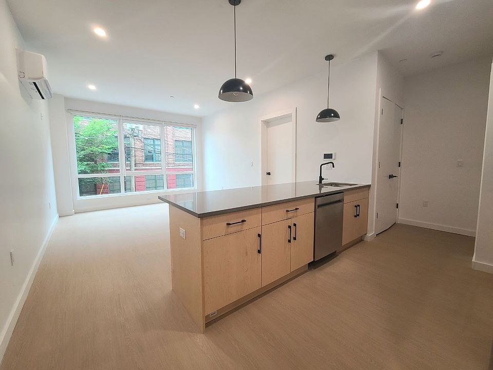 1st image of 75 Webster St #T22