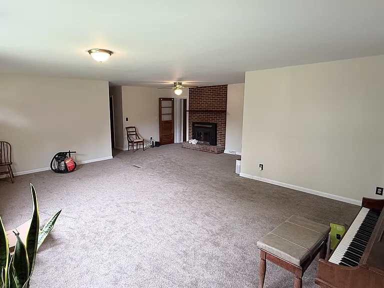 102 Fairfield Rd W — Photo 6