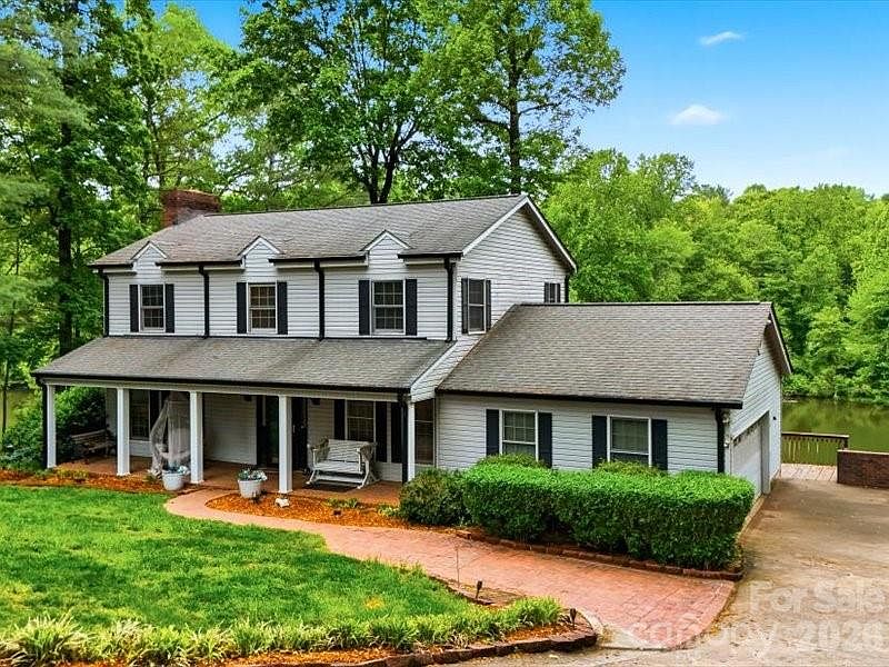 1st image of 6 Woodland Cir
