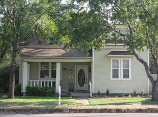 307 W Oak St, West, TX 76691