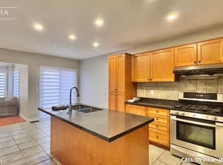 7369 Lantern Fly Holw #1, Mississauga, ON L5W1J8