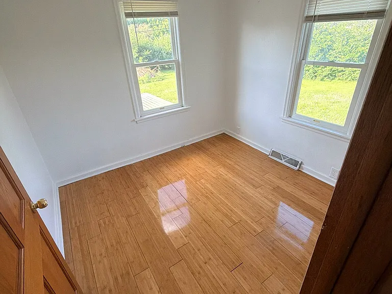 1821 E Ridgeway Ave — Photo 23